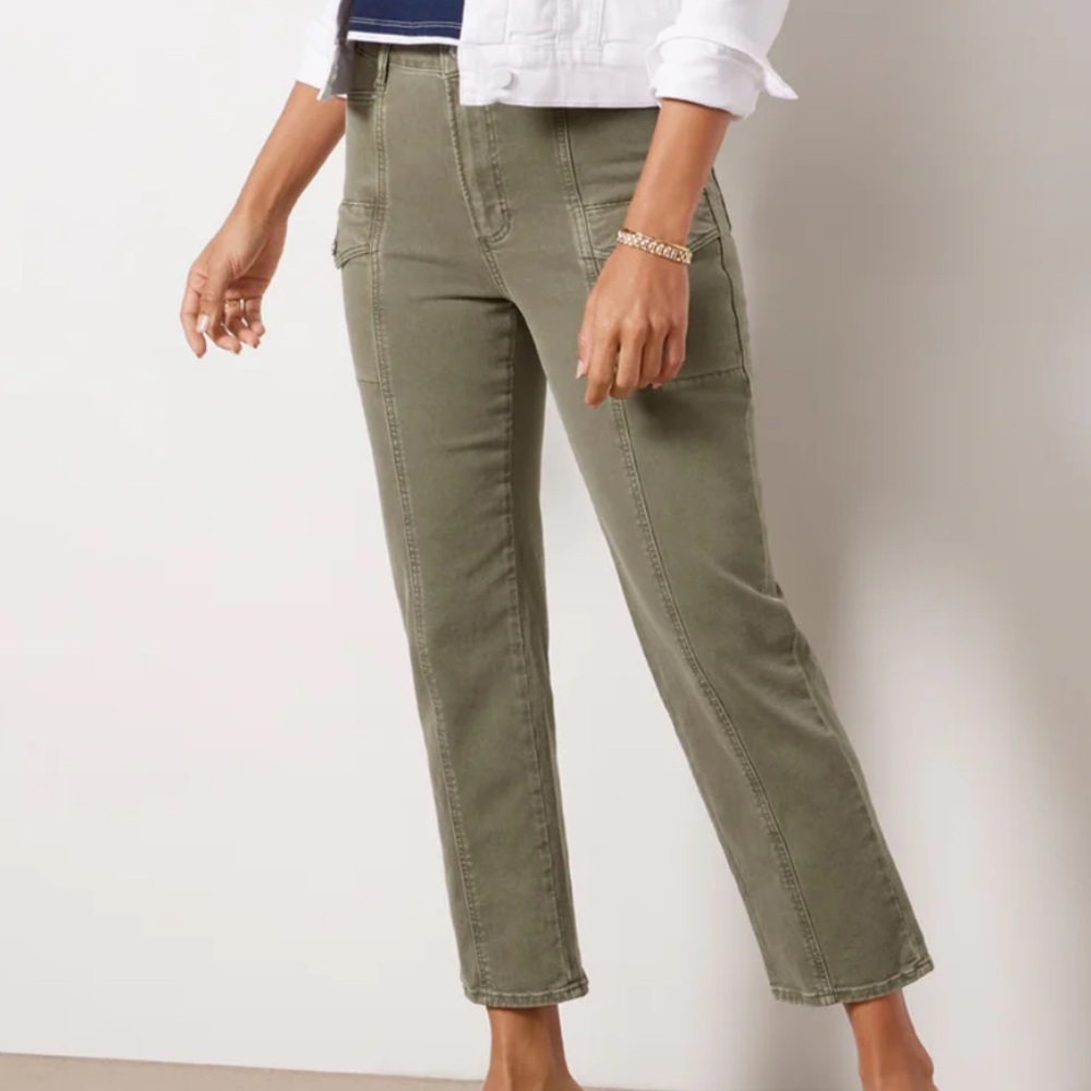 Size 28 Paige Alexis Cargo Olive TAILORED 26” inseam (PETITE LENGTH)